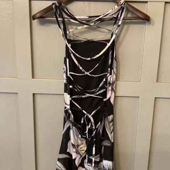 LULUS Love Abloom Black Floral Print Lace-Up Maxi Dress Size XS - Picture 10 of 10